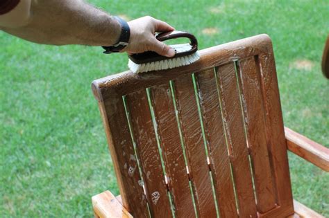 How to Clean Teak Wood Outdoor Furniture: A Comprehensive Guide to Preserving Its Beauty and Longevity