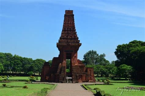   Il Bajang Ratu un capolavoro di arte cerimoniale e simbolismo indonesiano!