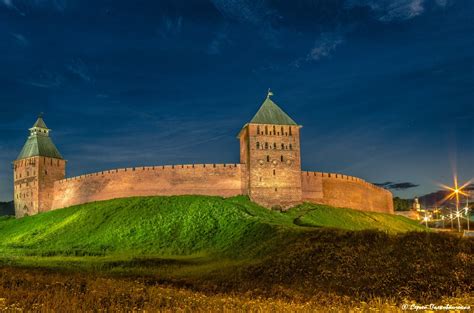  Il Gigante di Novgorod: Uno Studio Profondo della Scultura Russa del X Secolo!