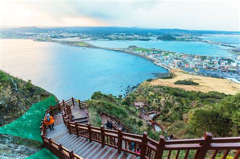 제주도 여행: 바람과 돌의 이야기 속에서 찾은 평화