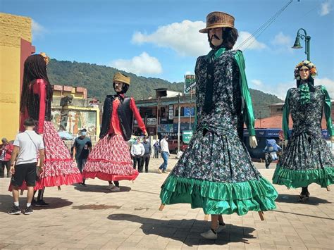 La Danza de los Gigantes Fantasmi! Un Esercizio Vibrato di Movimento e Simbolismo!