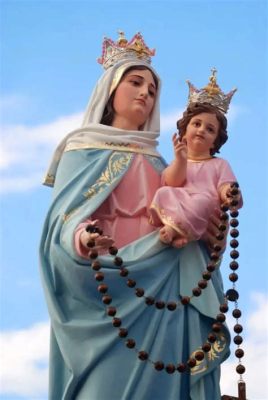 La Virgen del Rosario con Santos y Donantes - Un Ritratto di Devozione e Grandezza Coloniale!